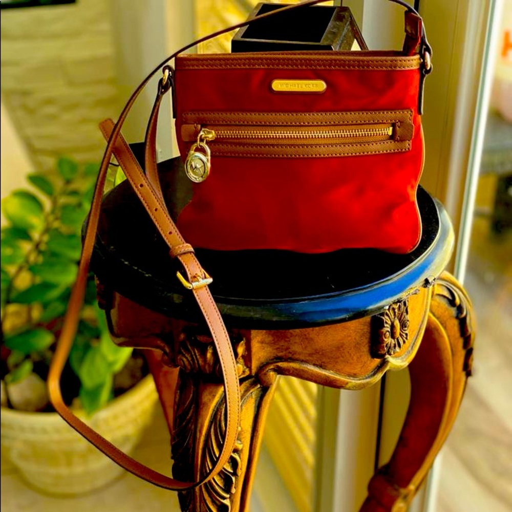 Authentic Michael Kors Crossbody